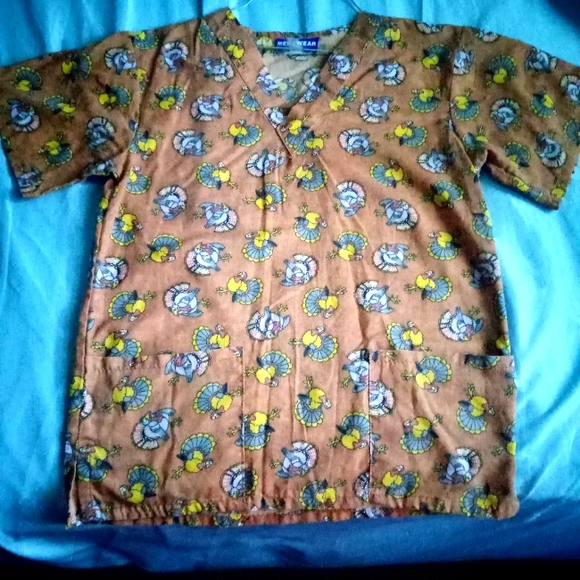 Thanksgiving Turkey Small Scrub Top 🦃 - Picture 1 of 3